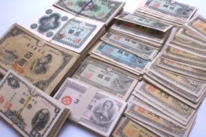 板垣退助 二宮尊徳 鳩 梅 議事堂 聖徳太子 彩紋 古紙幣 700枚　